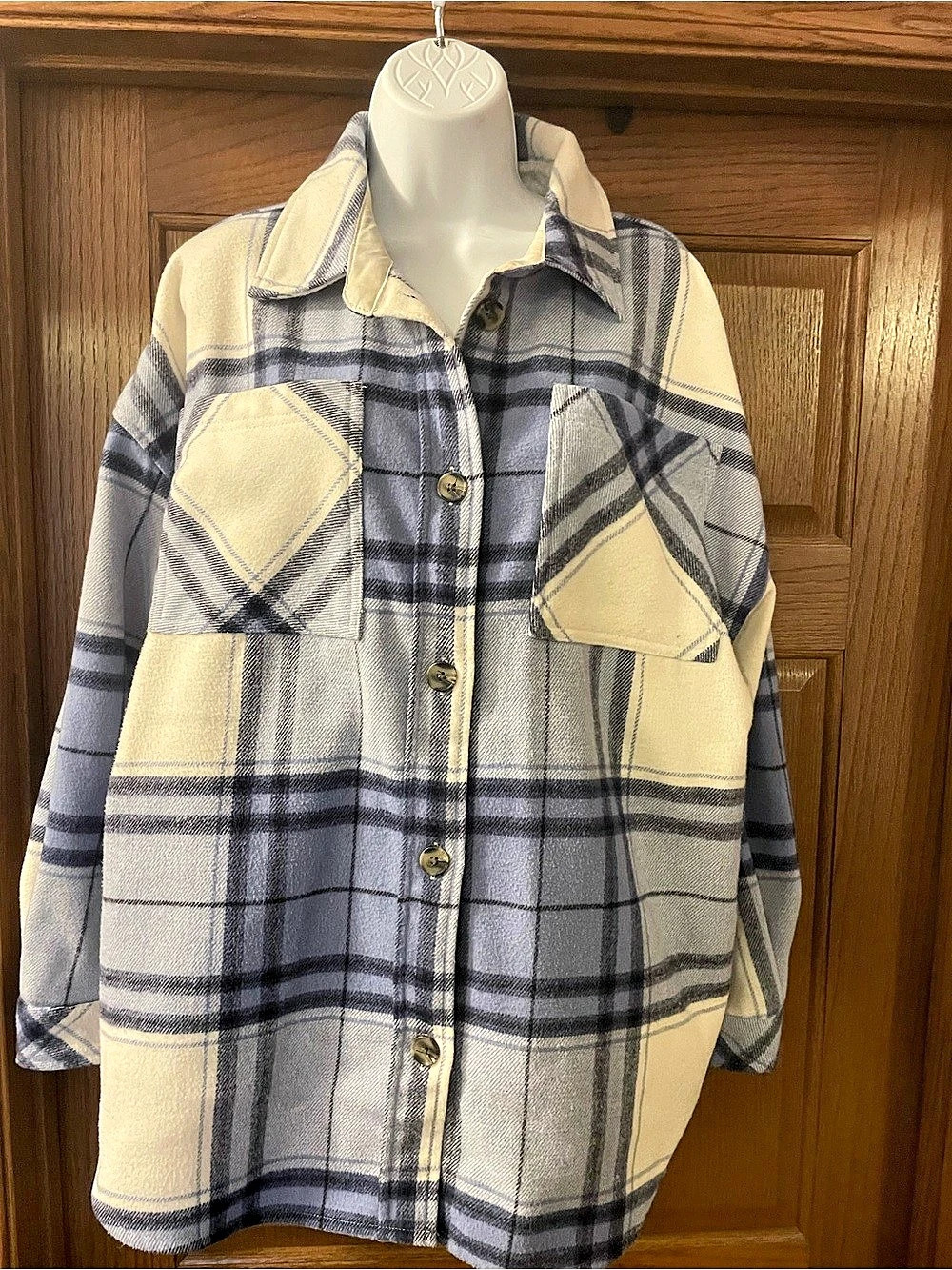 SO Plaid Shacket in Blue & Cream Large Like New